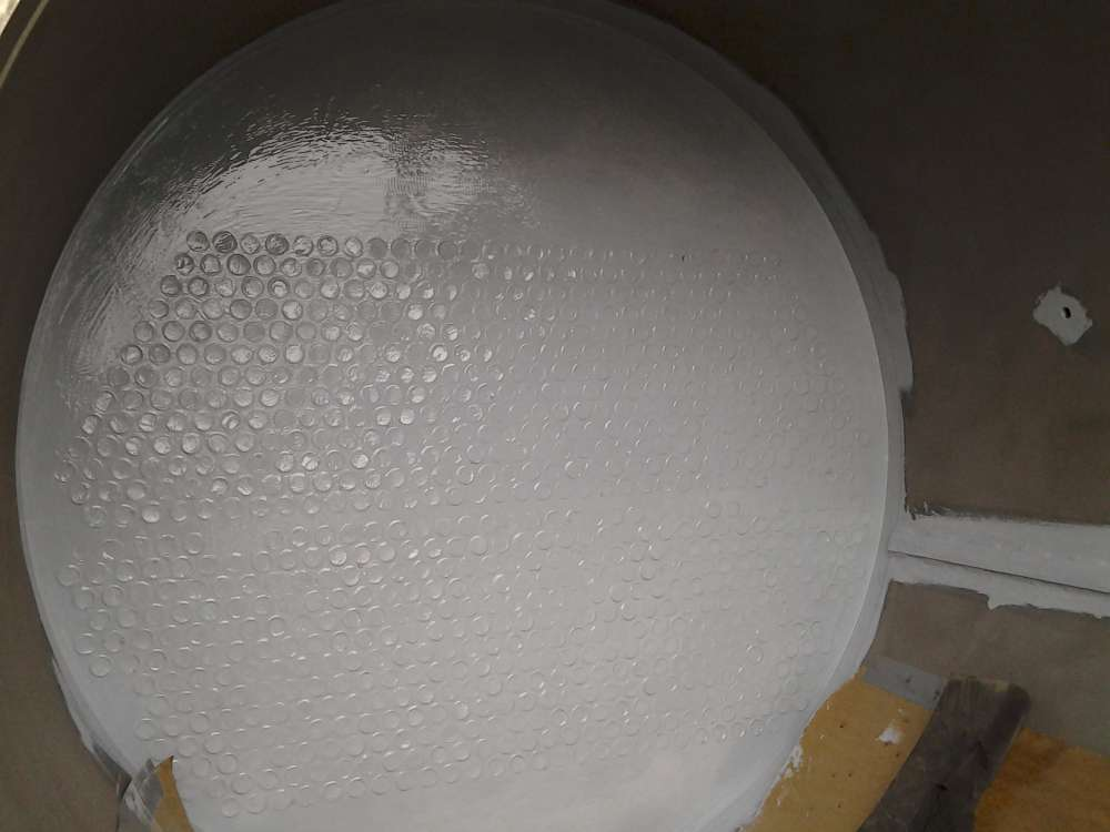 First coat: gray base coat of Belzona 1341 (Supermetalglide).